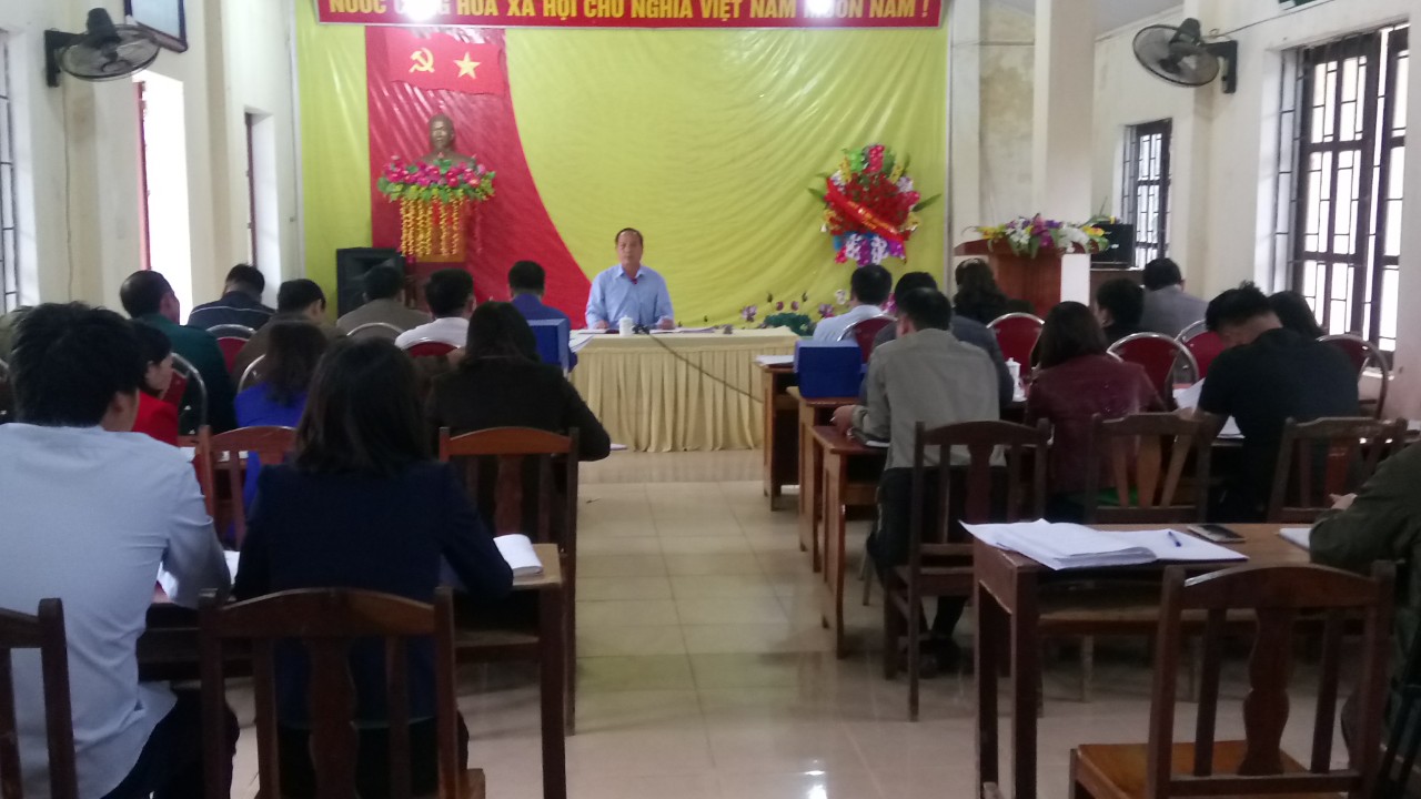 Đoàn kiểm tra giám sát của Hội đồng nhân dân huyện Vị Xuyên làm việc tại xã Bạch Ngọc.